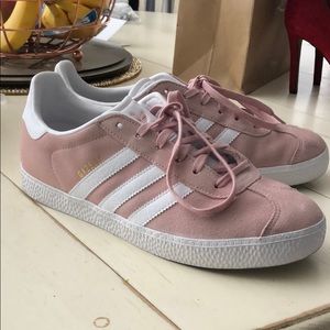 Adidas pink gazelle tennis shoes size 39.5
